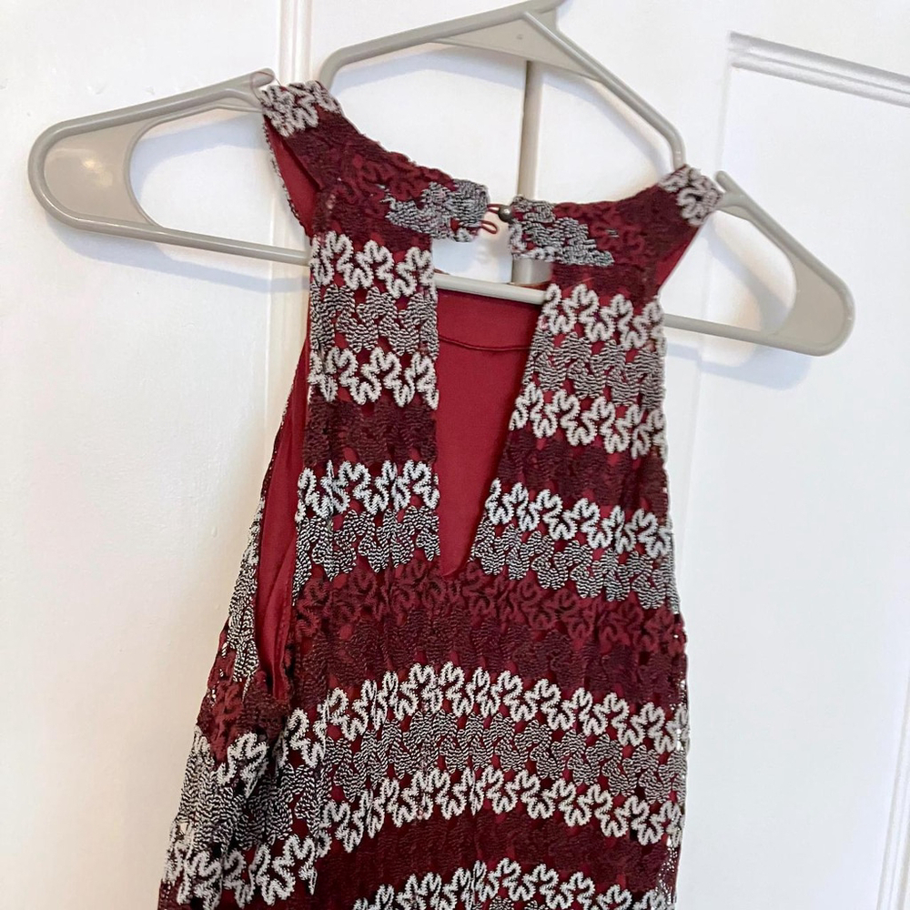 ❤️🖤 CHIC CANDIE'S BURGUNDY LACE HALTER DRESS 🖤❤️ - Picture 5 of 5